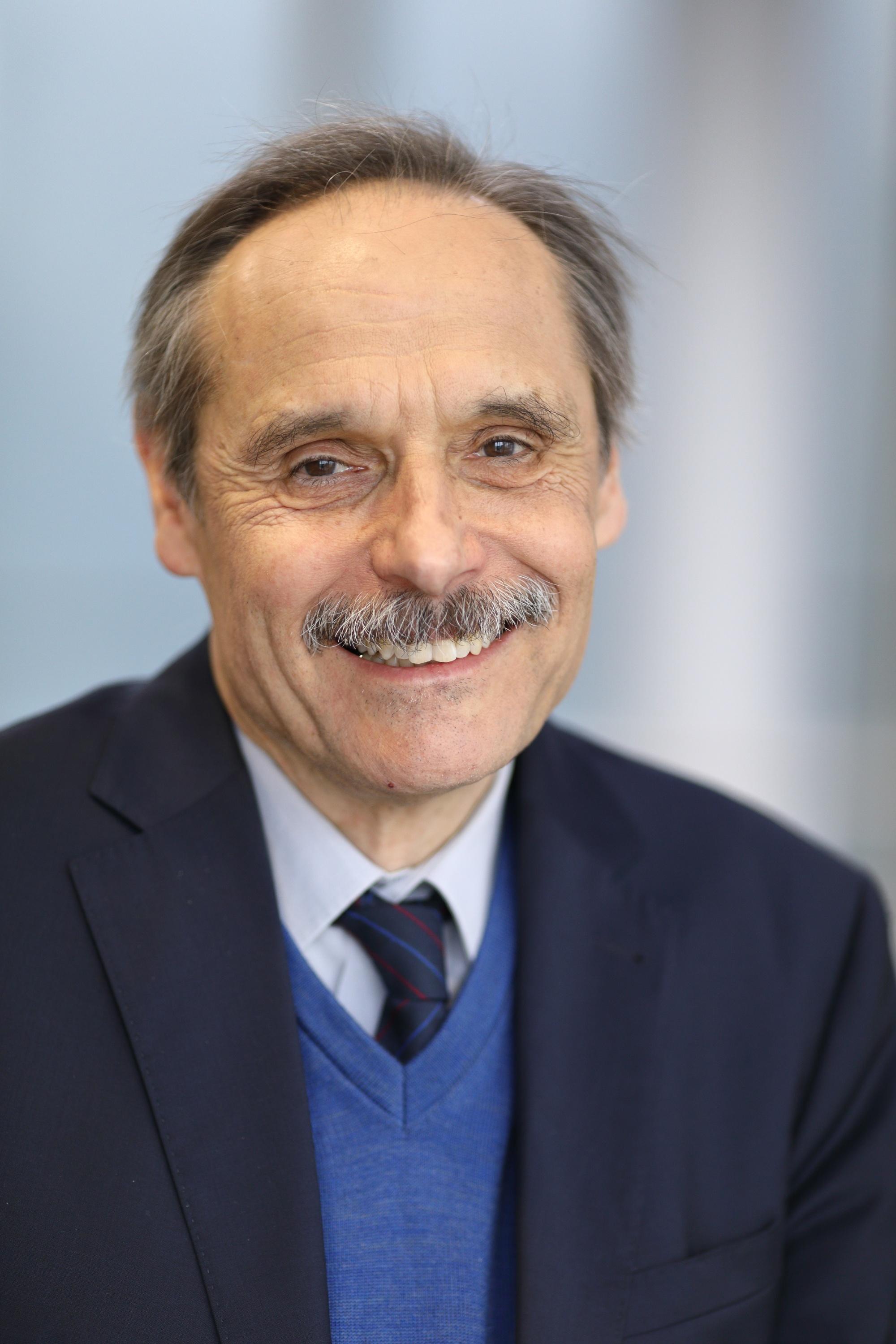 Prof. Dr. Georg Cremer