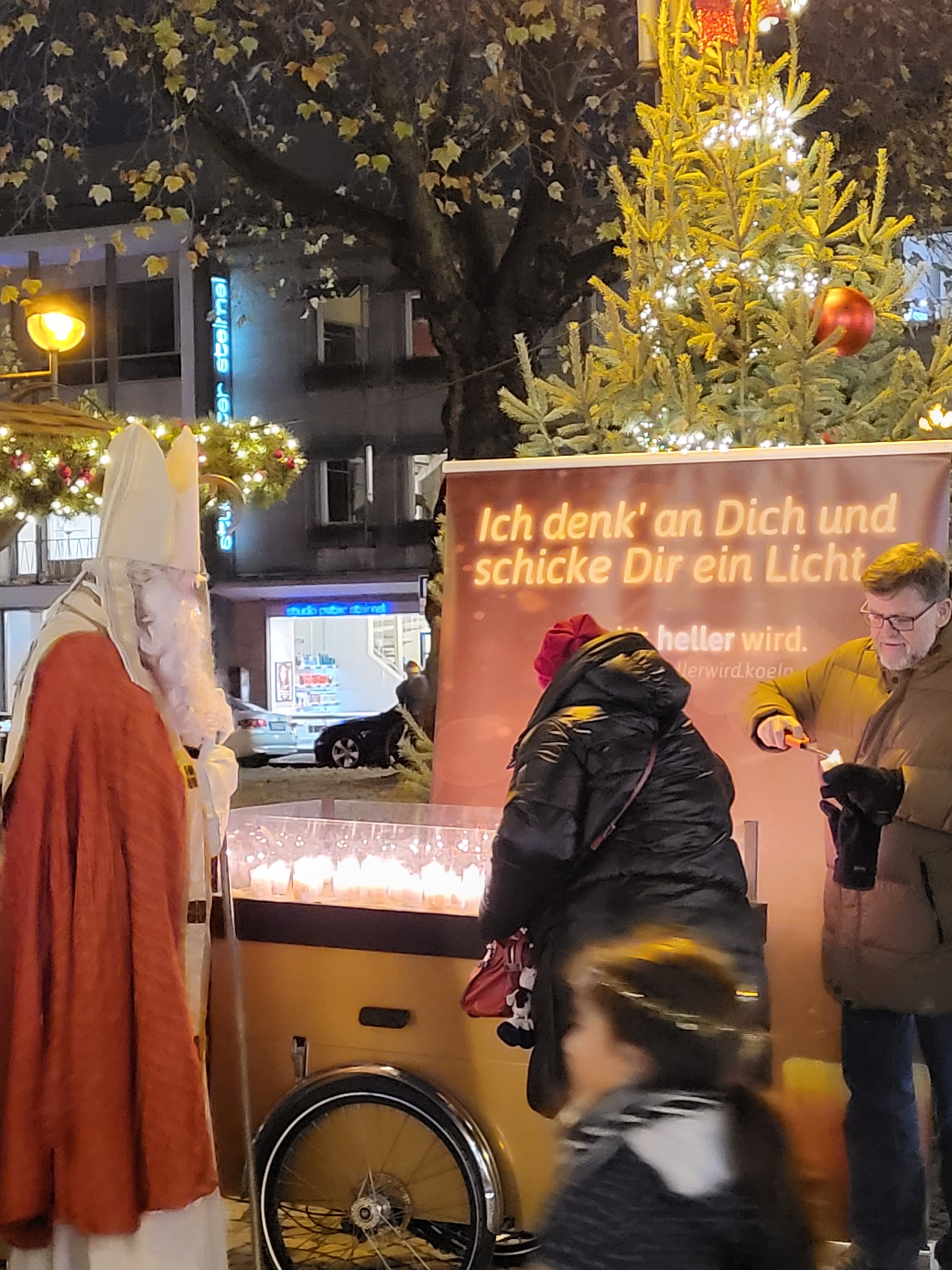 Kerzenfahrrad (c) Katholisch in Köln-Mitte (c) Katholisch in Köln-Mitte Kerzenfahrrad (c) Katholisch in Köln-Mitte