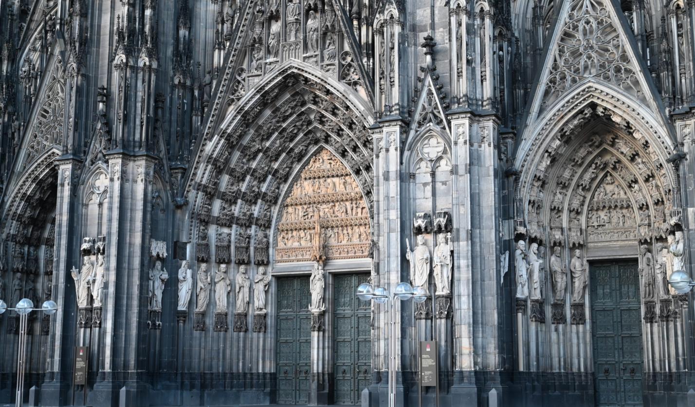 Der Dom von innen, unten, oben und außen