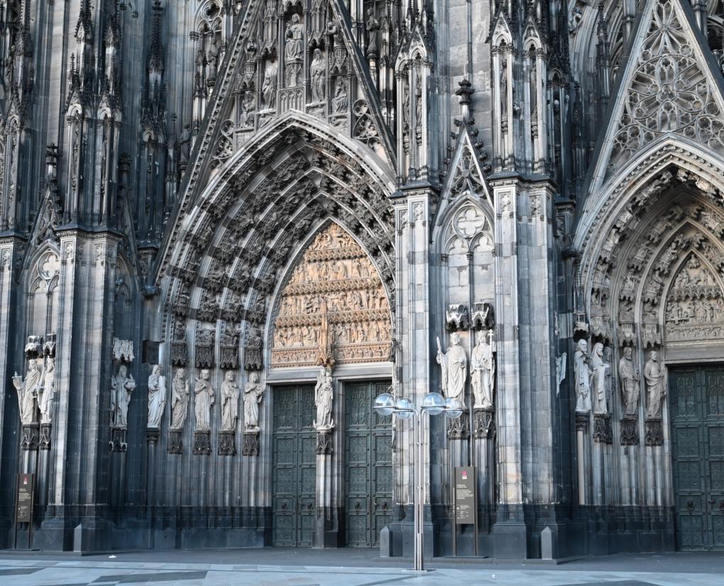 Der Dom von innen, unten, oben und außen
