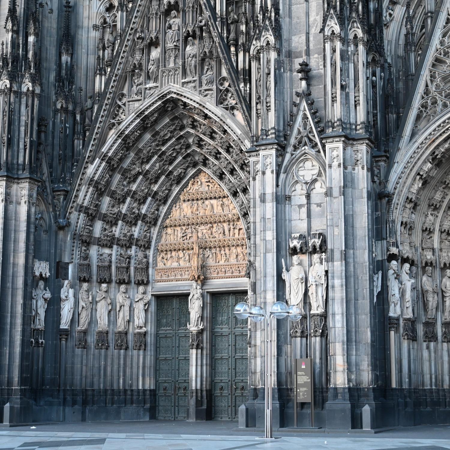 Der Dom von innen, unten, oben und außen